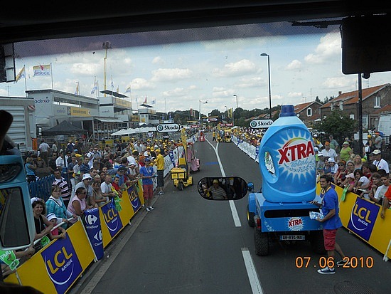 1.1278455364.craziness-at-the-finish-from-the-bus