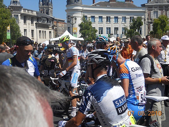 1.1278586355.riders-at-the-start